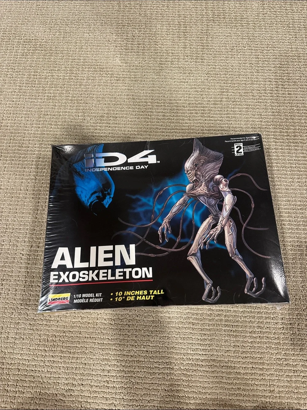 Independence Day Alien Exoskeleton Model Kit - Black & Blue